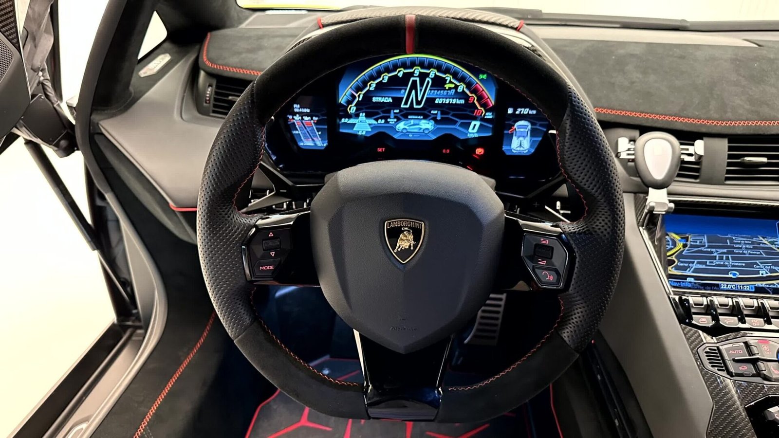 Lamborghini Aventator SVJ Roadster