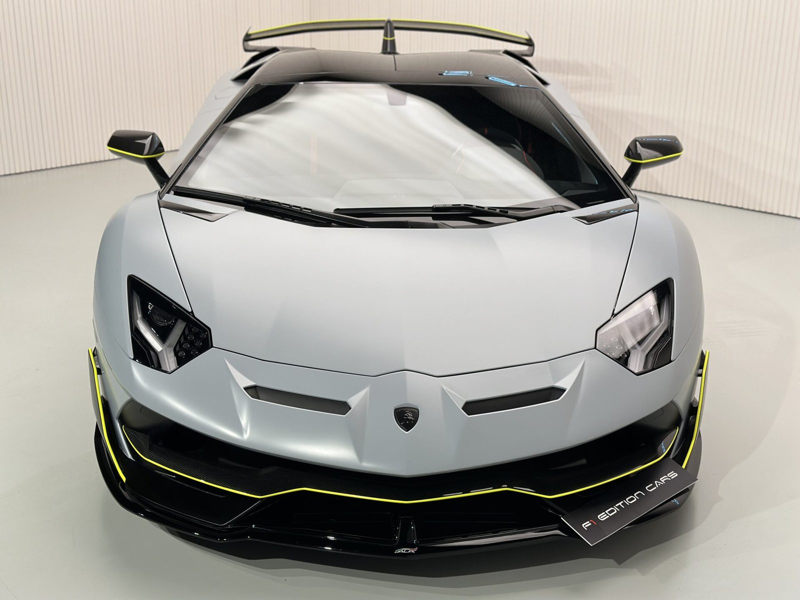 Lamborghini Aventator SVJ Roadster