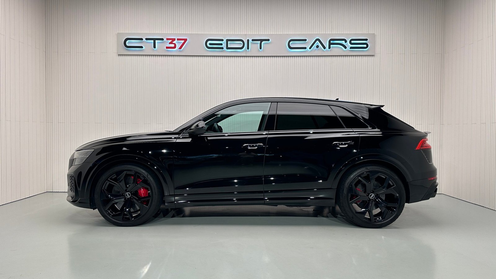 Audi RSQ8 Full Black
