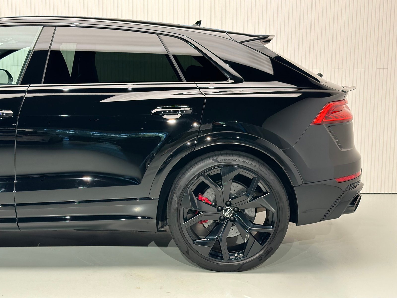 Audi RSQ8 Full Black
