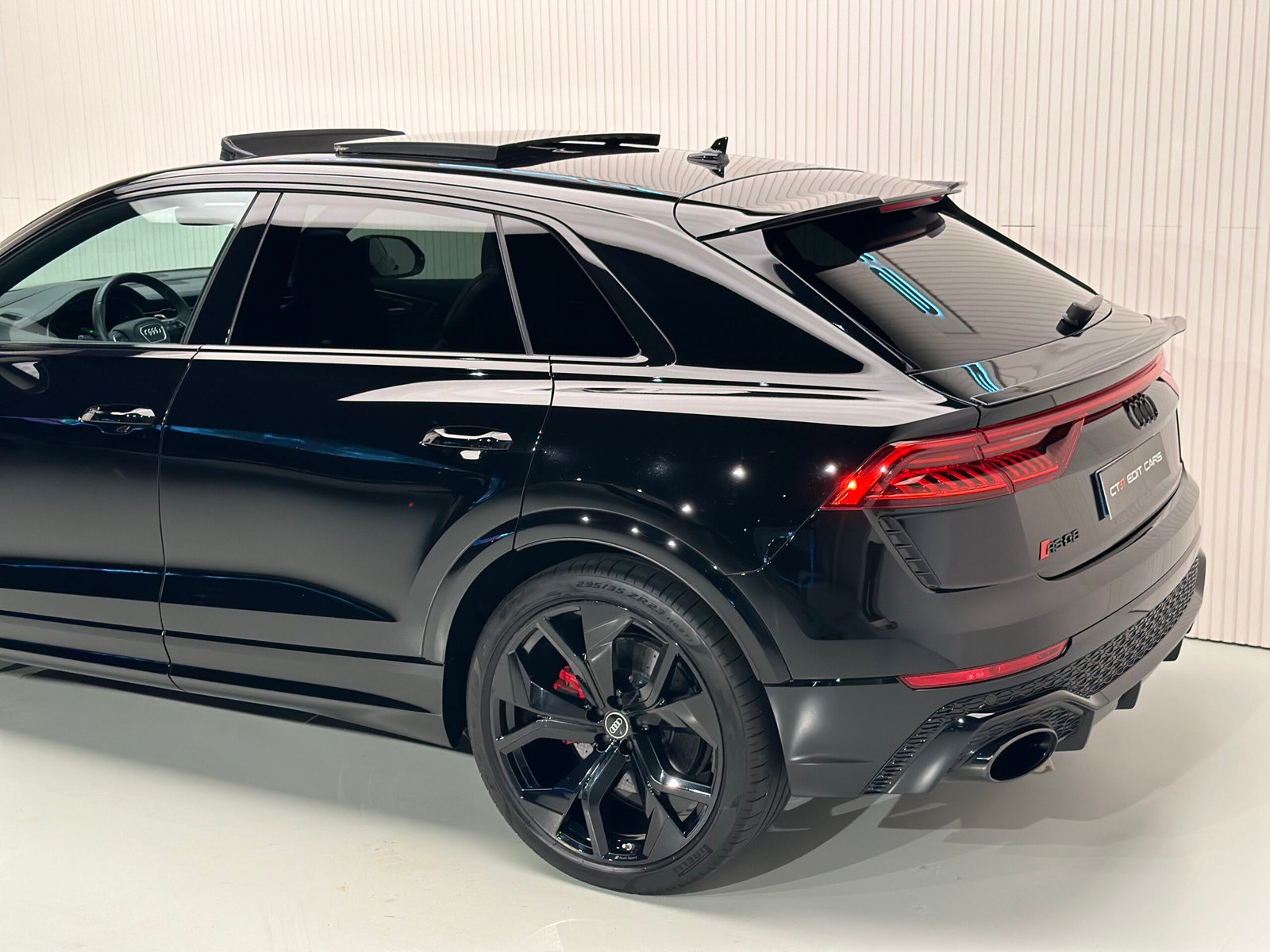 Audi RSQ8 Full Black