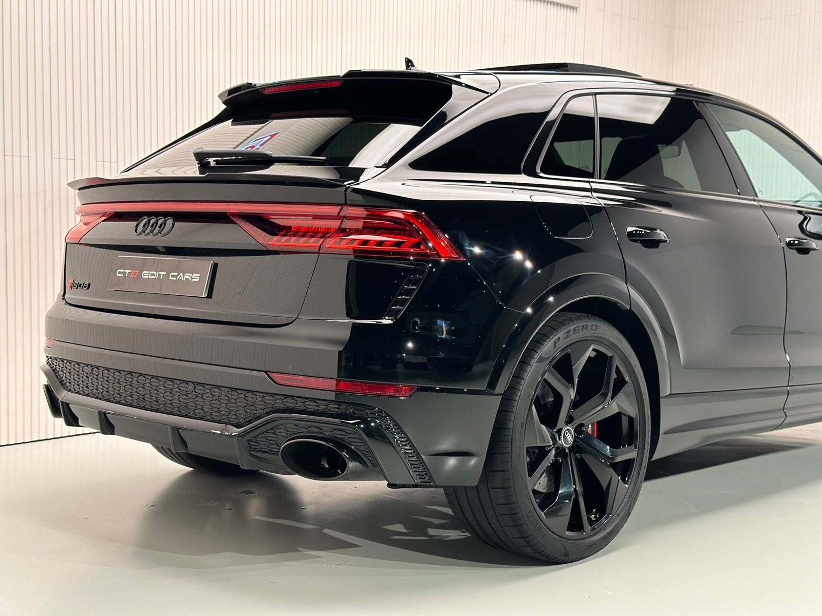 Audi RSQ8 Full Black