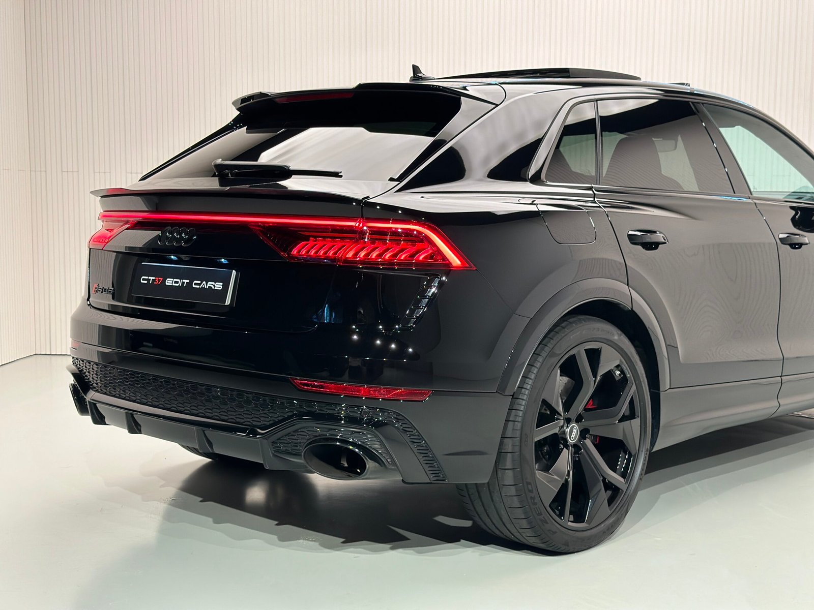 Audi RSQ8 Full Black