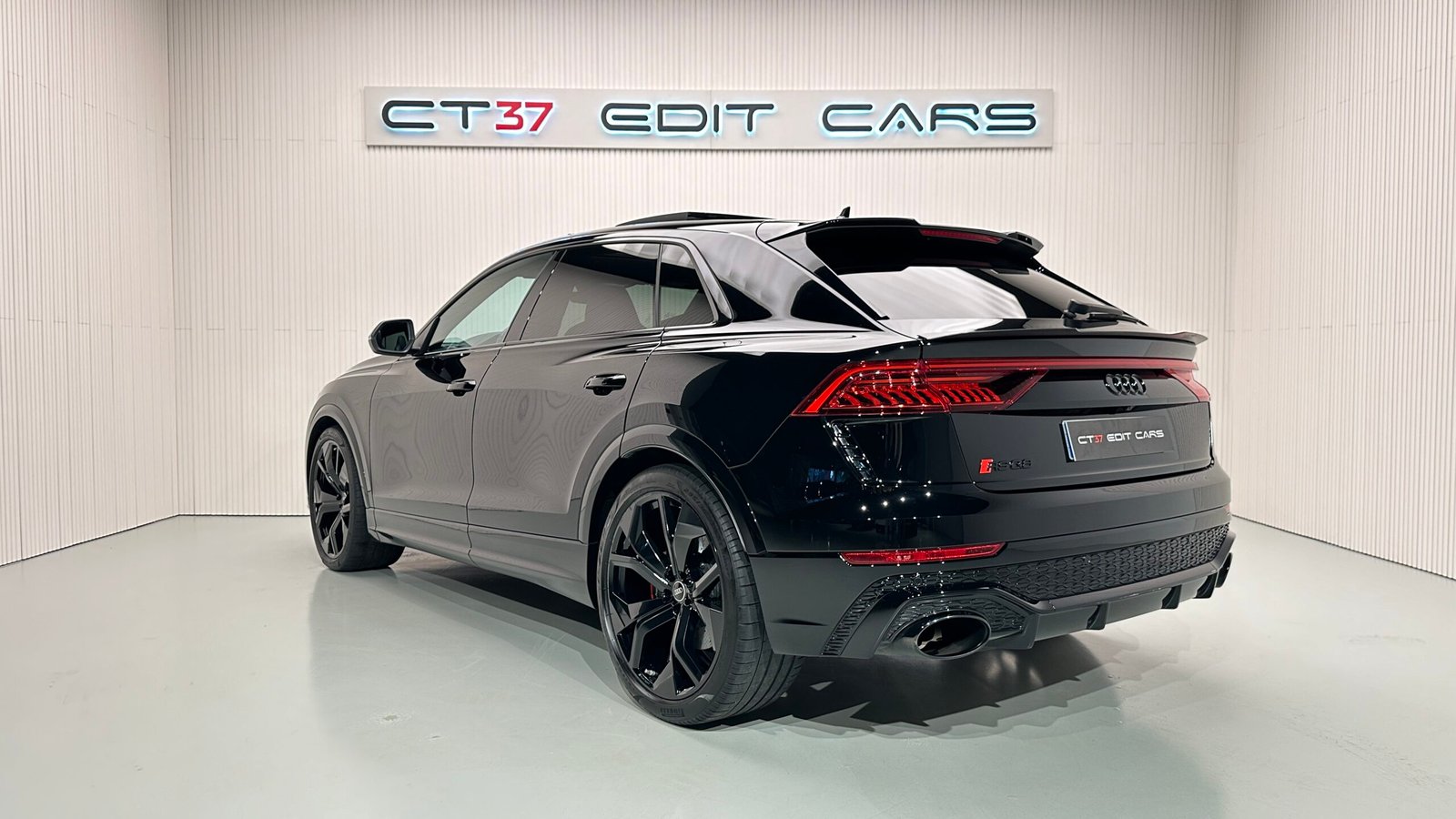 Audi RSQ8 Full Black