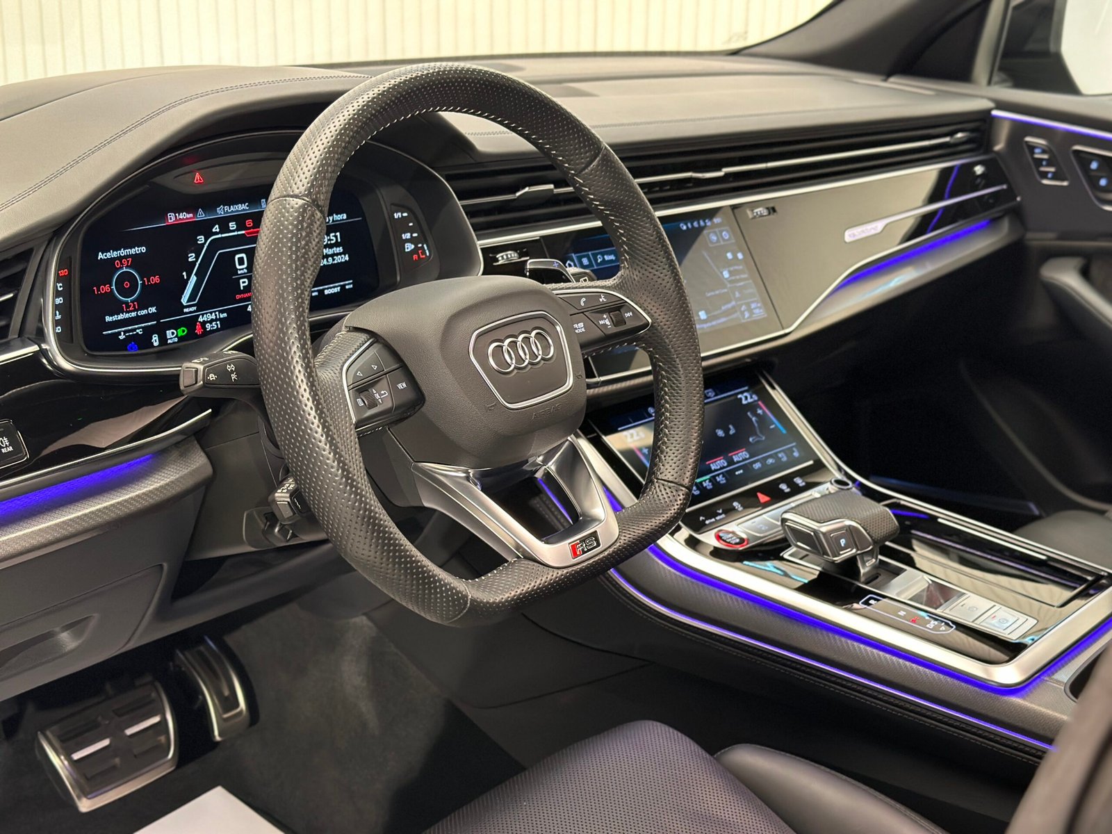 Audi RSQ8 Full Black