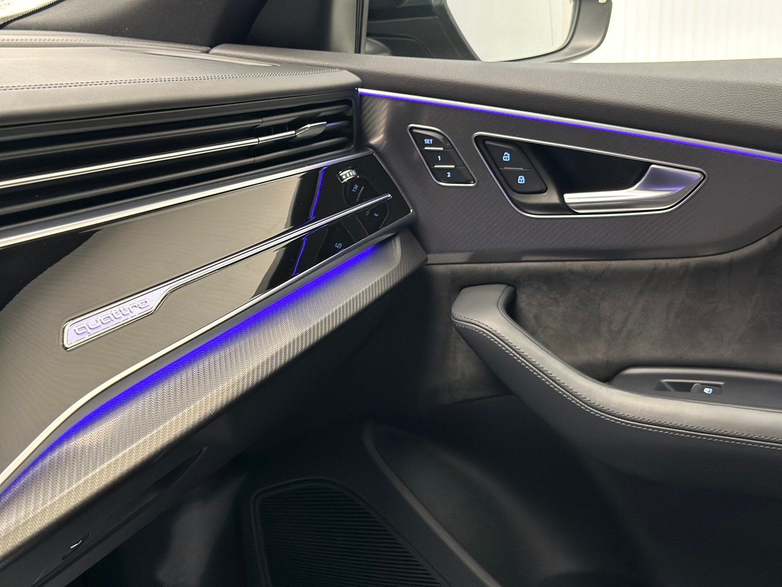 Audi RSQ8 Full Black