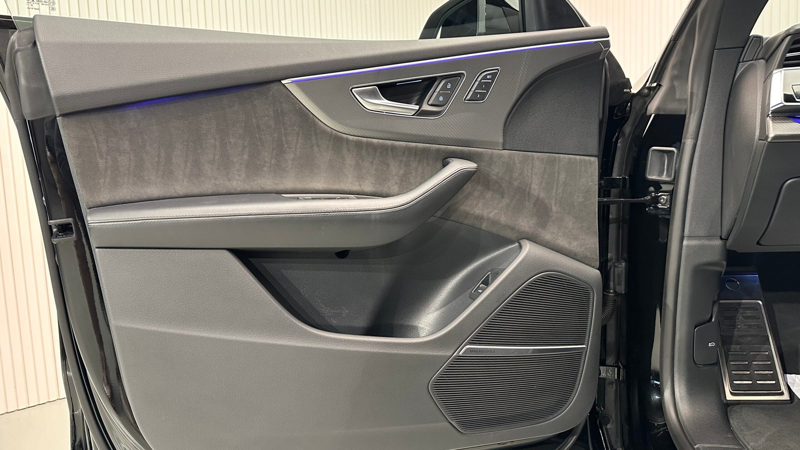 Audi RSQ8 Full Black