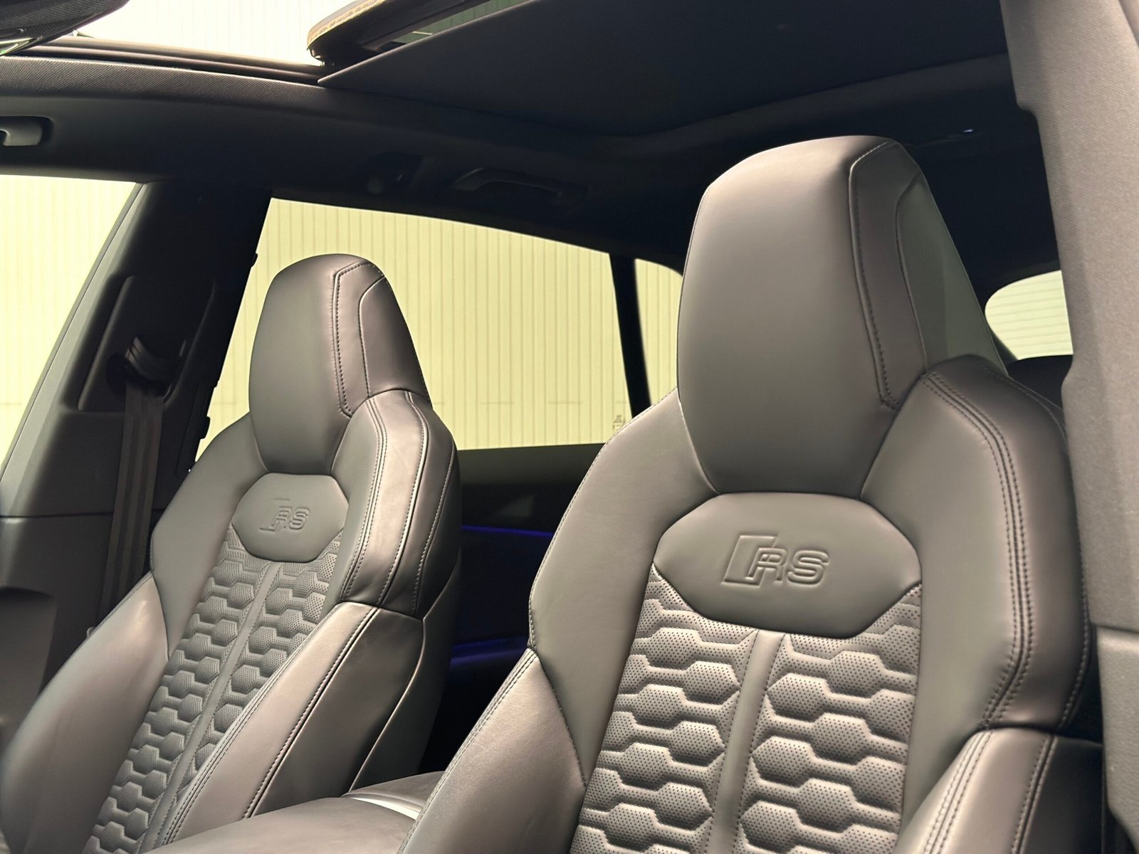 Audi RSQ8 Full Black