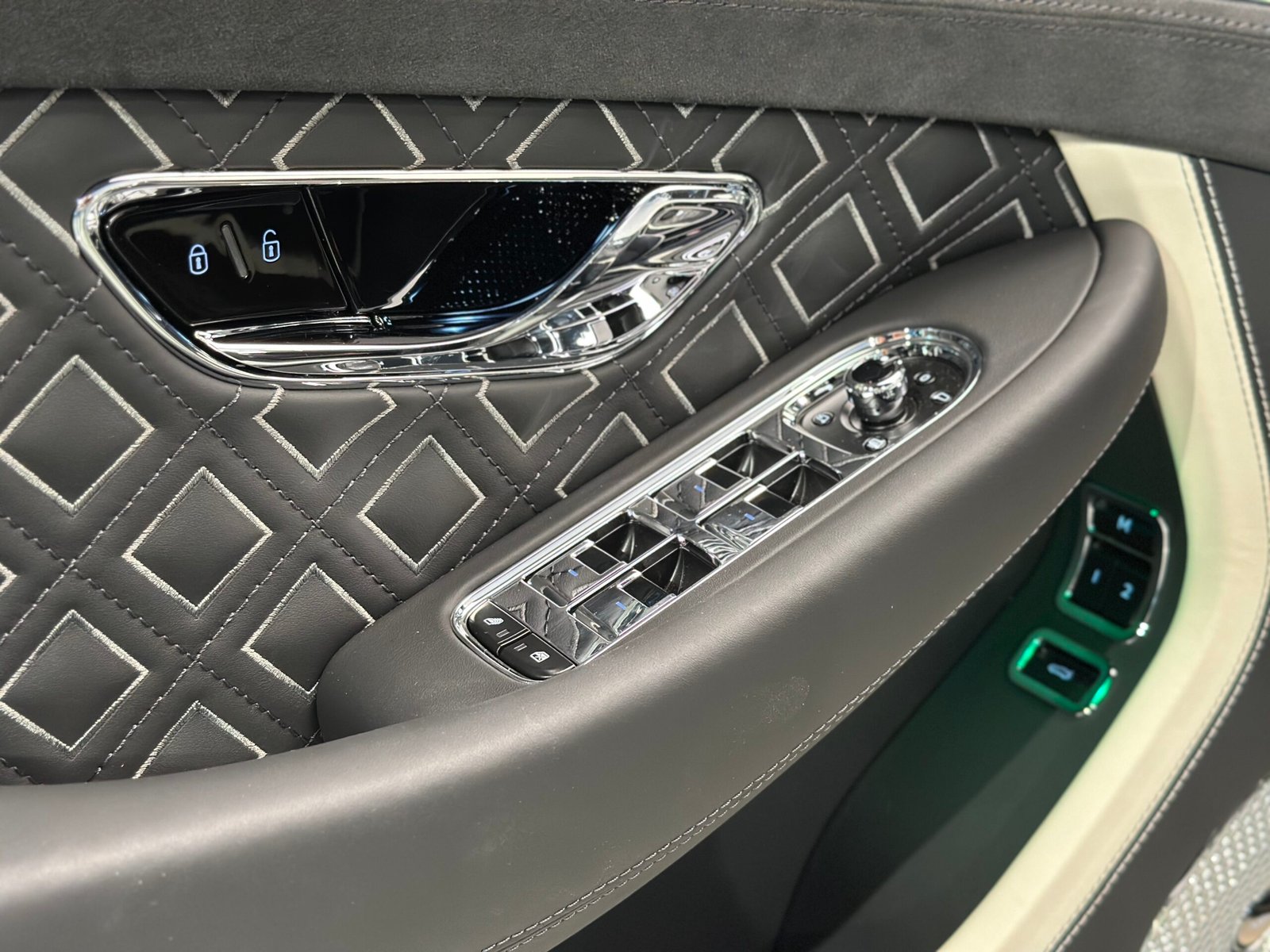 Bentley Continental GTC Speed Edition V12