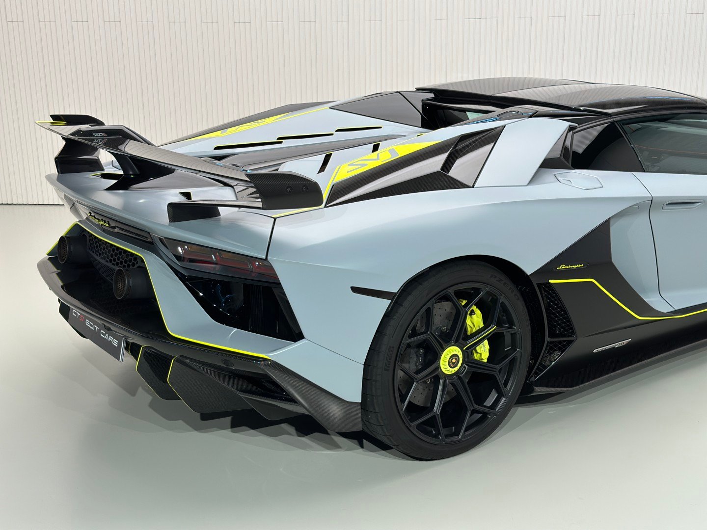 Lamborghini Aventator SVJ Roadster