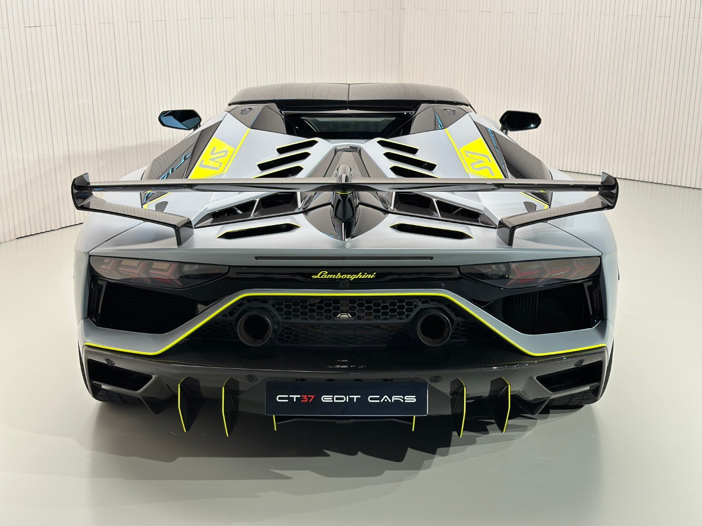 Lamborghini Aventator SVJ Roadster