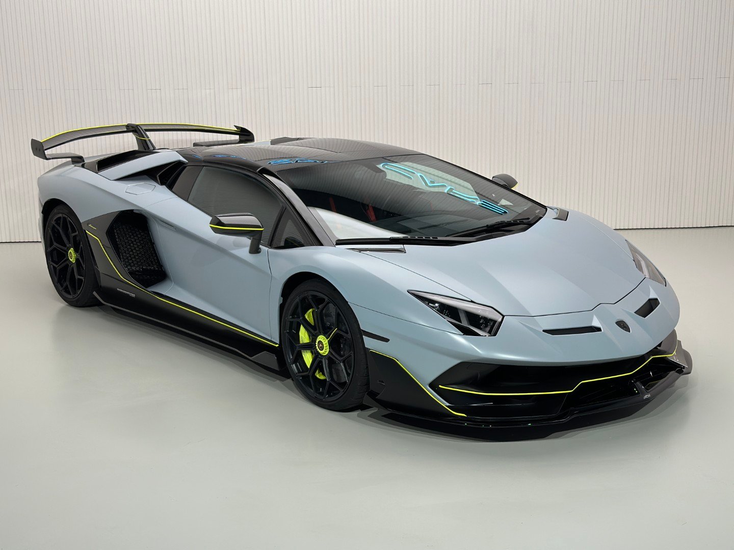 Lamborghini Aventator SVJ Roadster