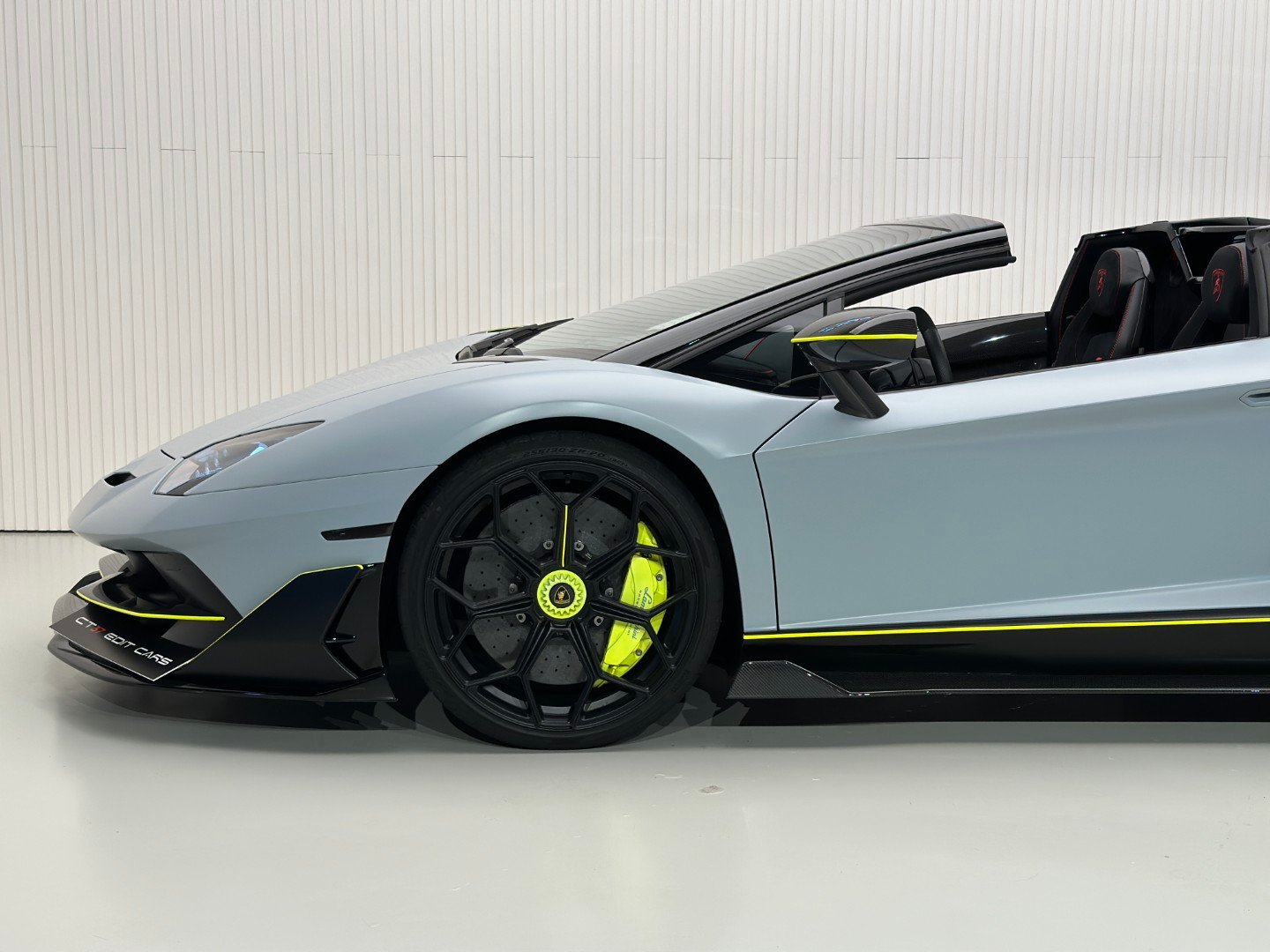Lamborghini Aventator SVJ Roadster
