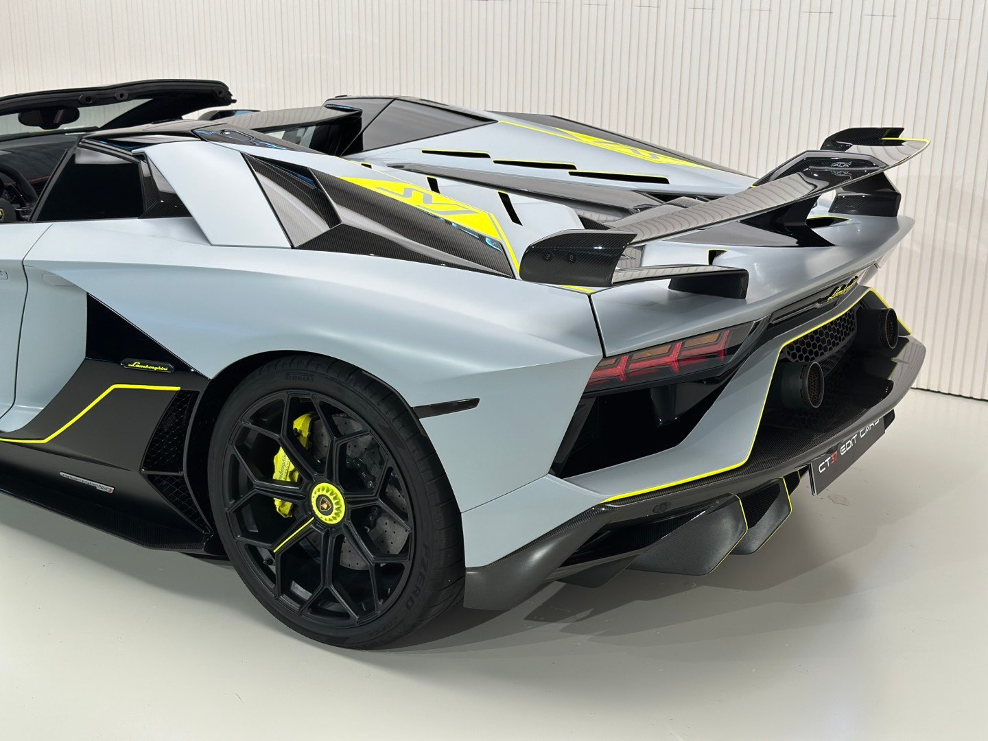 Lamborghini Aventator SVJ Roadster