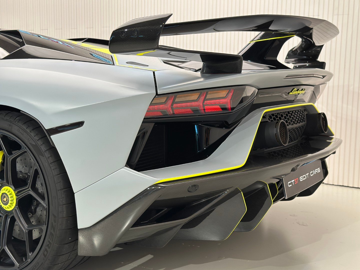Lamborghini Aventator SVJ Roadster