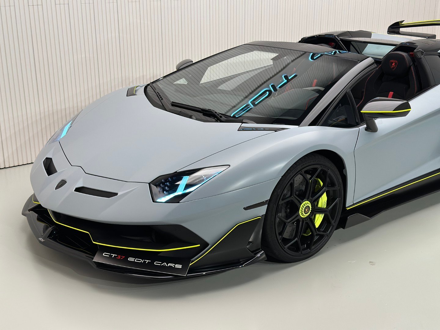 Lamborghini Aventator SVJ Roadster