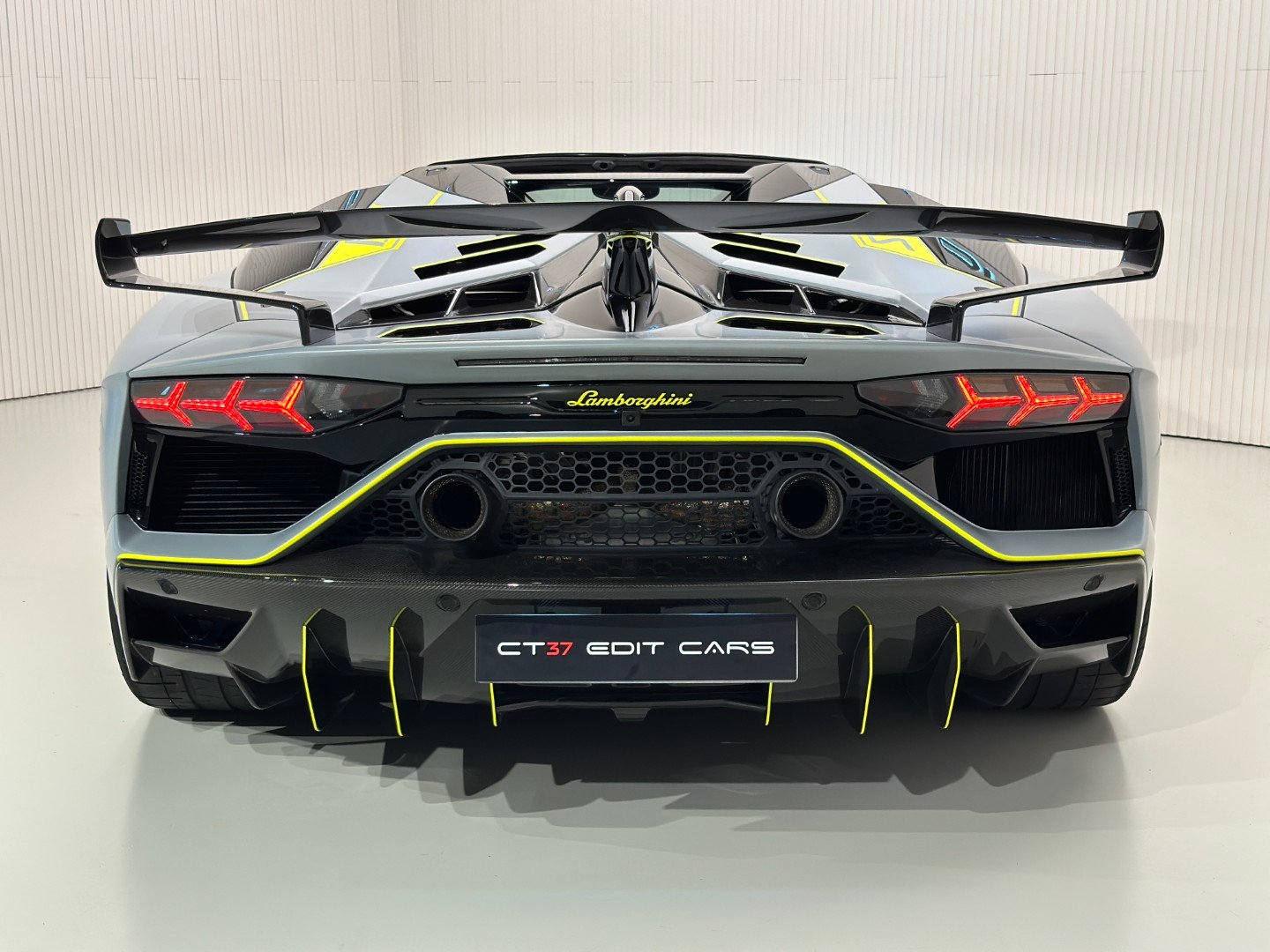 Lamborghini Aventator SVJ Roadster
