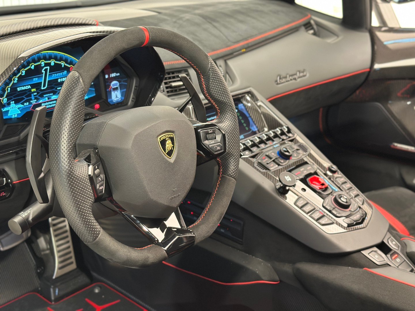 Lamborghini Aventator SVJ Roadster