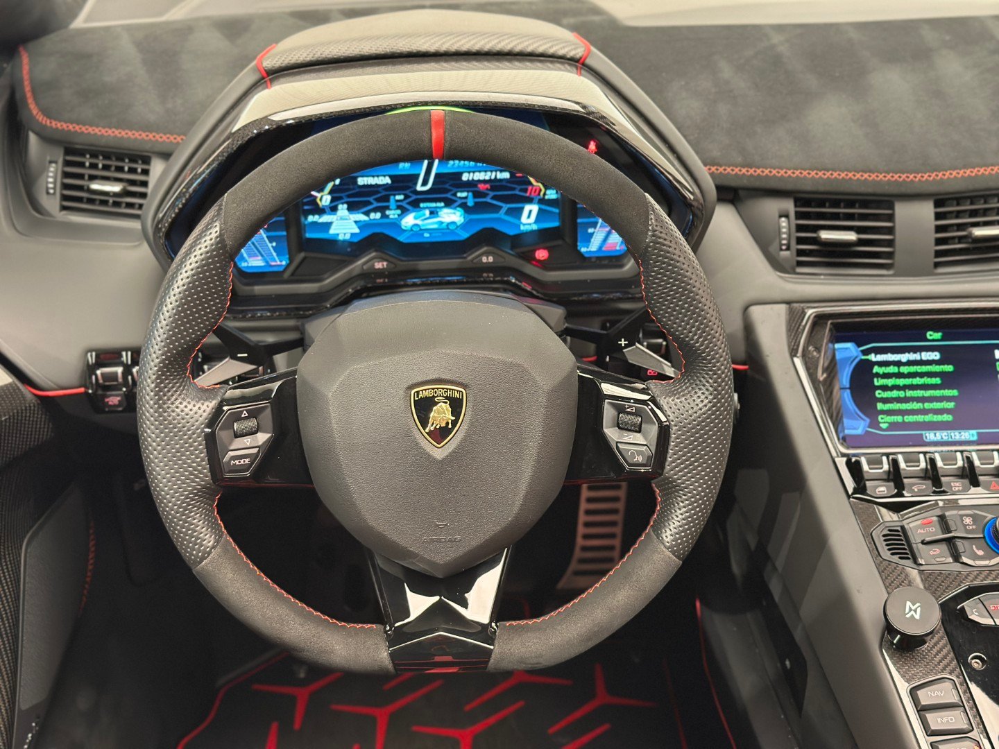 Lamborghini Aventator SVJ Roadster
