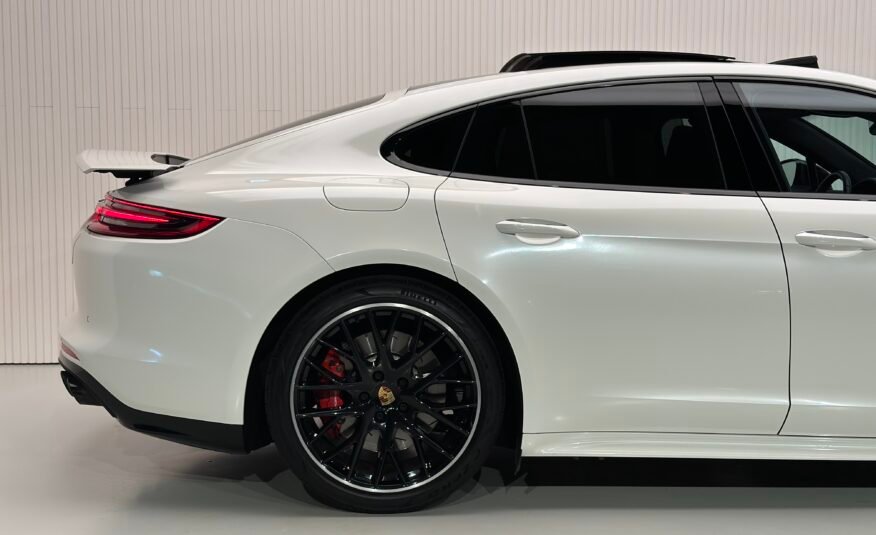 Porsche Panamera Turbo