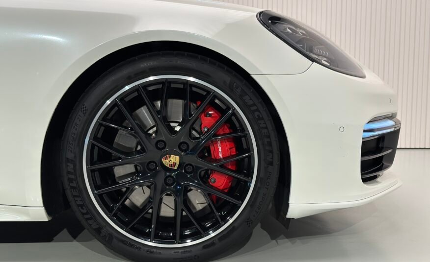 Porsche Panamera Turbo