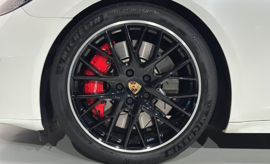 Porsche Panamera Turbo