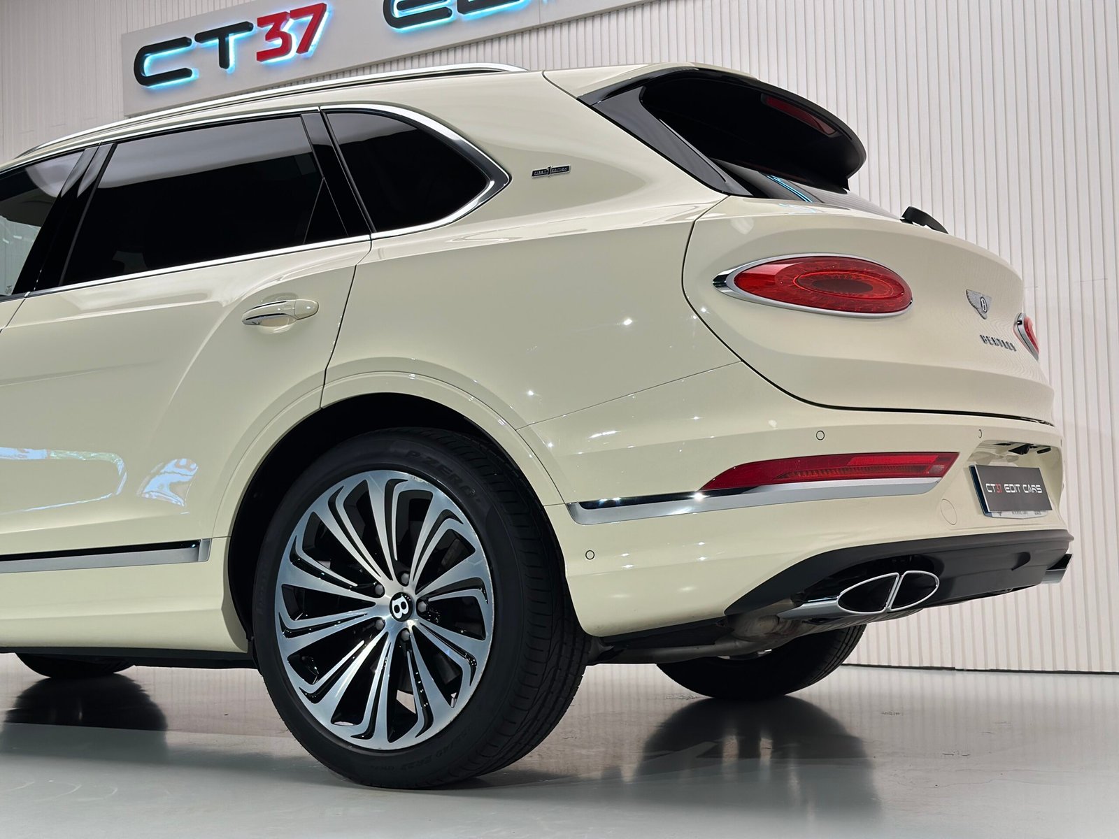 Bentley Bentayga V8 First Edition
