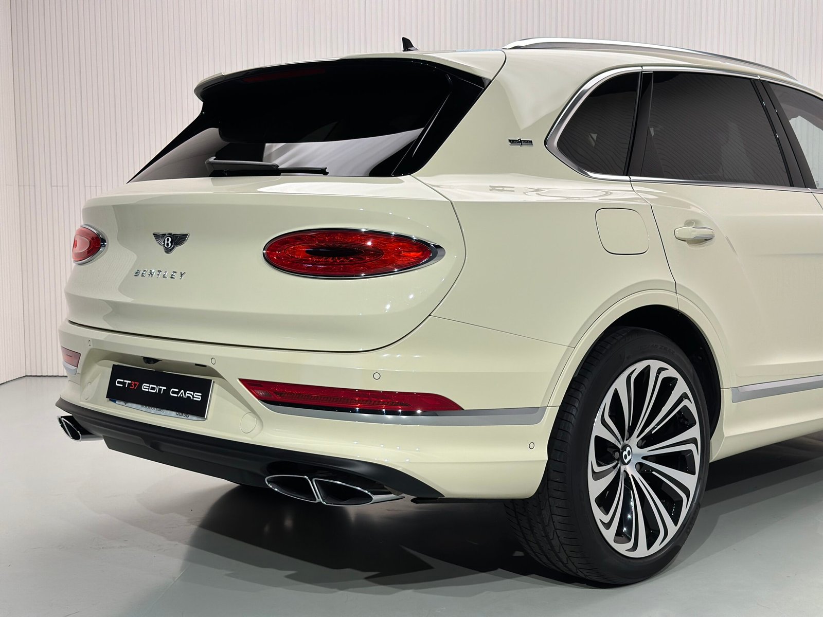 Bentley Bentayga V8 First Edition