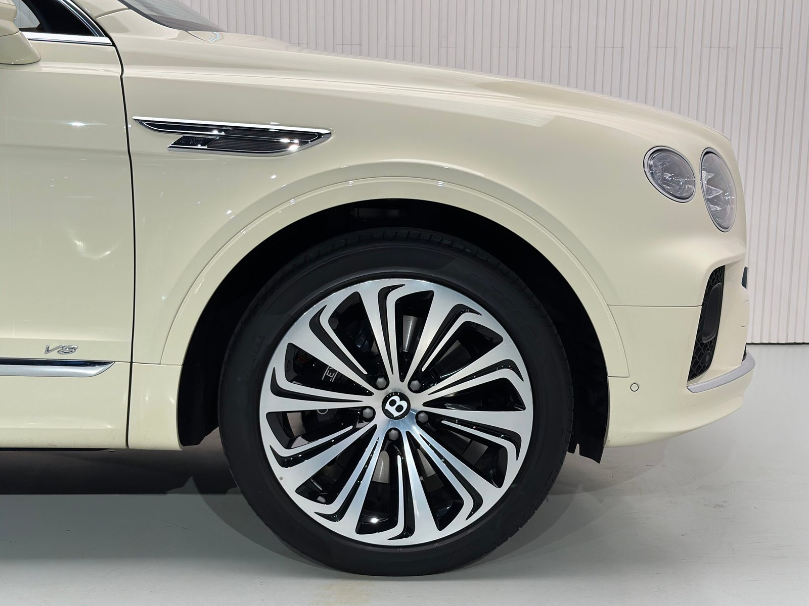 Bentley Bentayga V8 First Edition