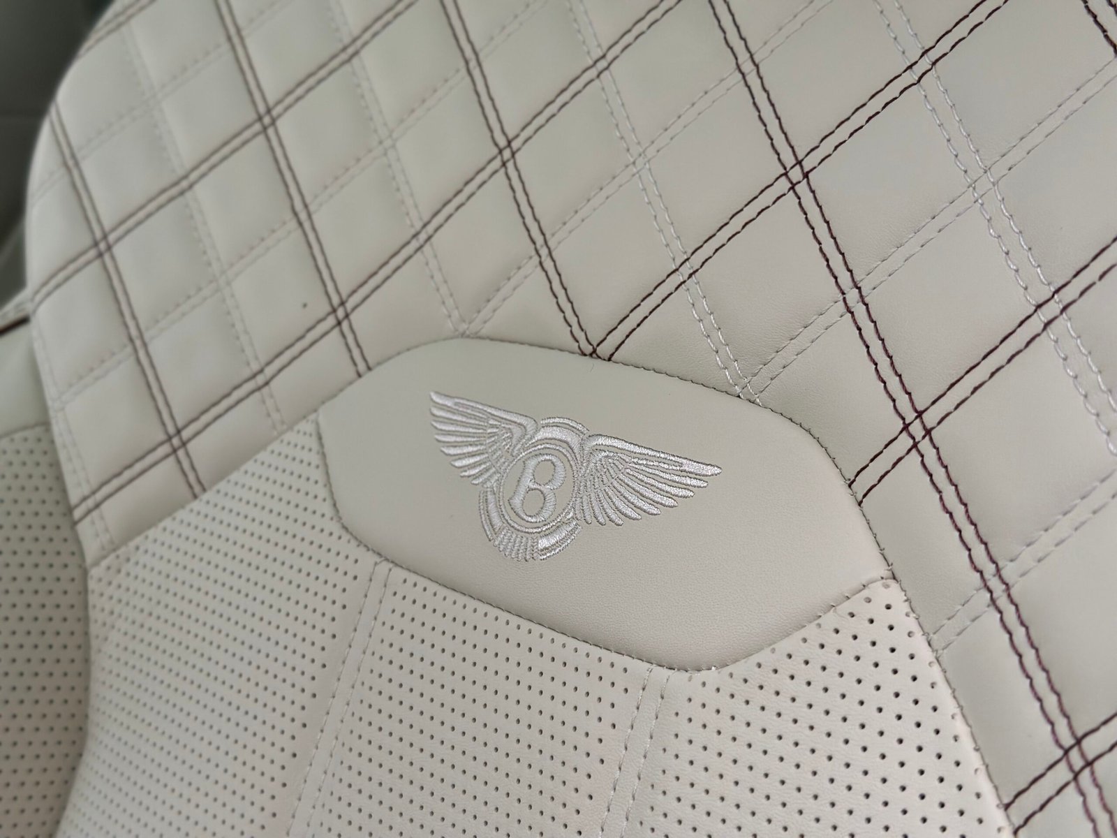 Bentley Bentayga V8 First Edition