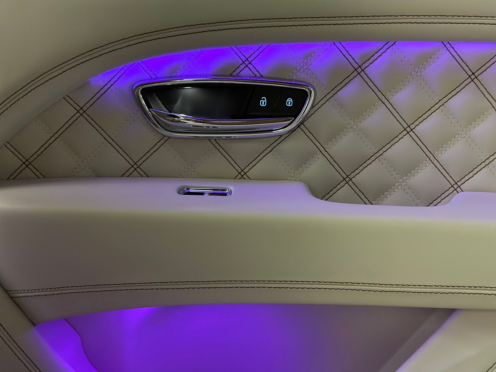 Bentley Bentayga V8 First Edition