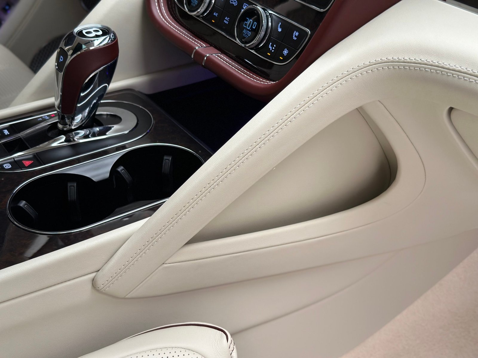 Bentley Bentayga V8 First Edition