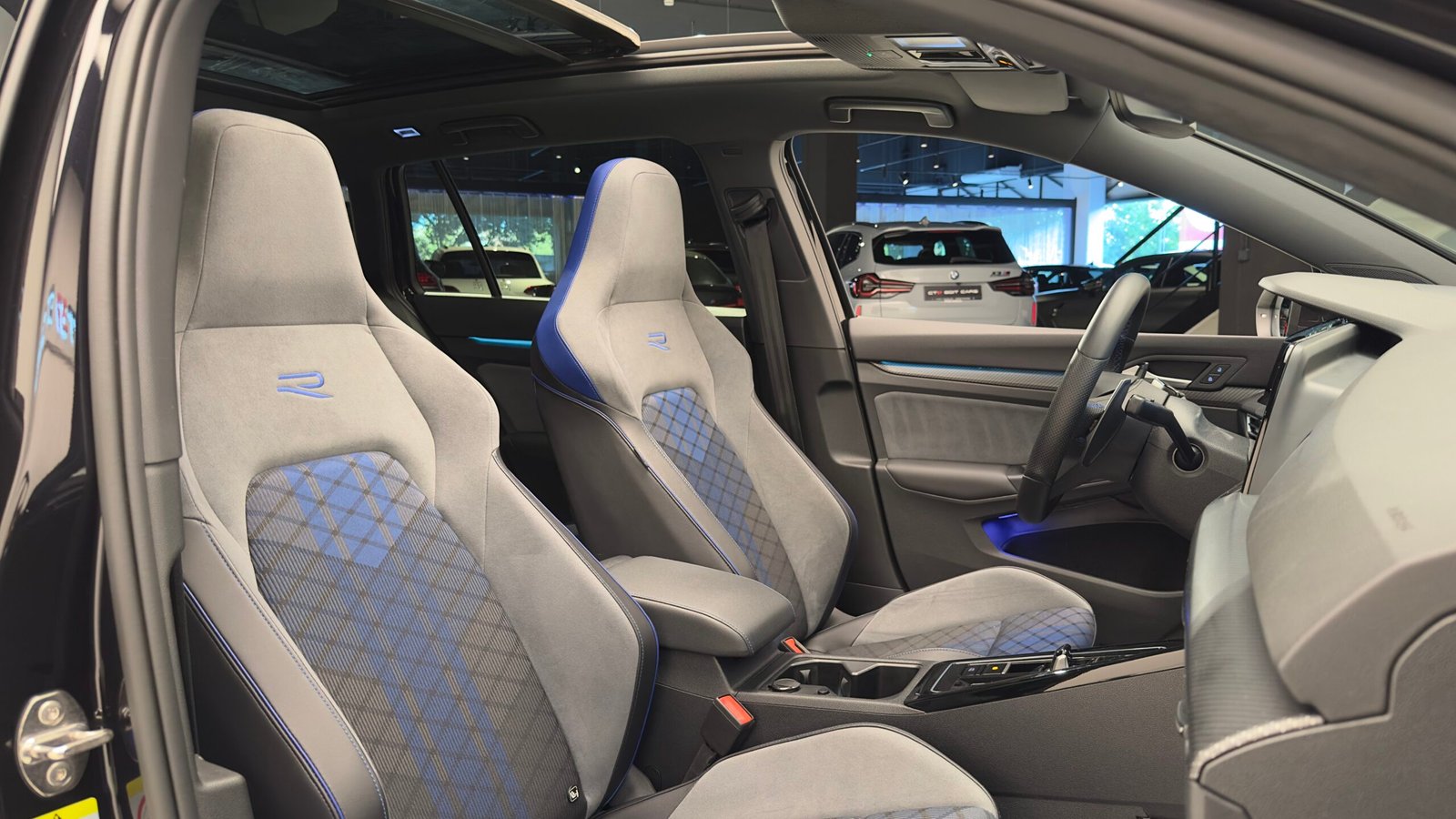 Volkswagen Golf R Variant