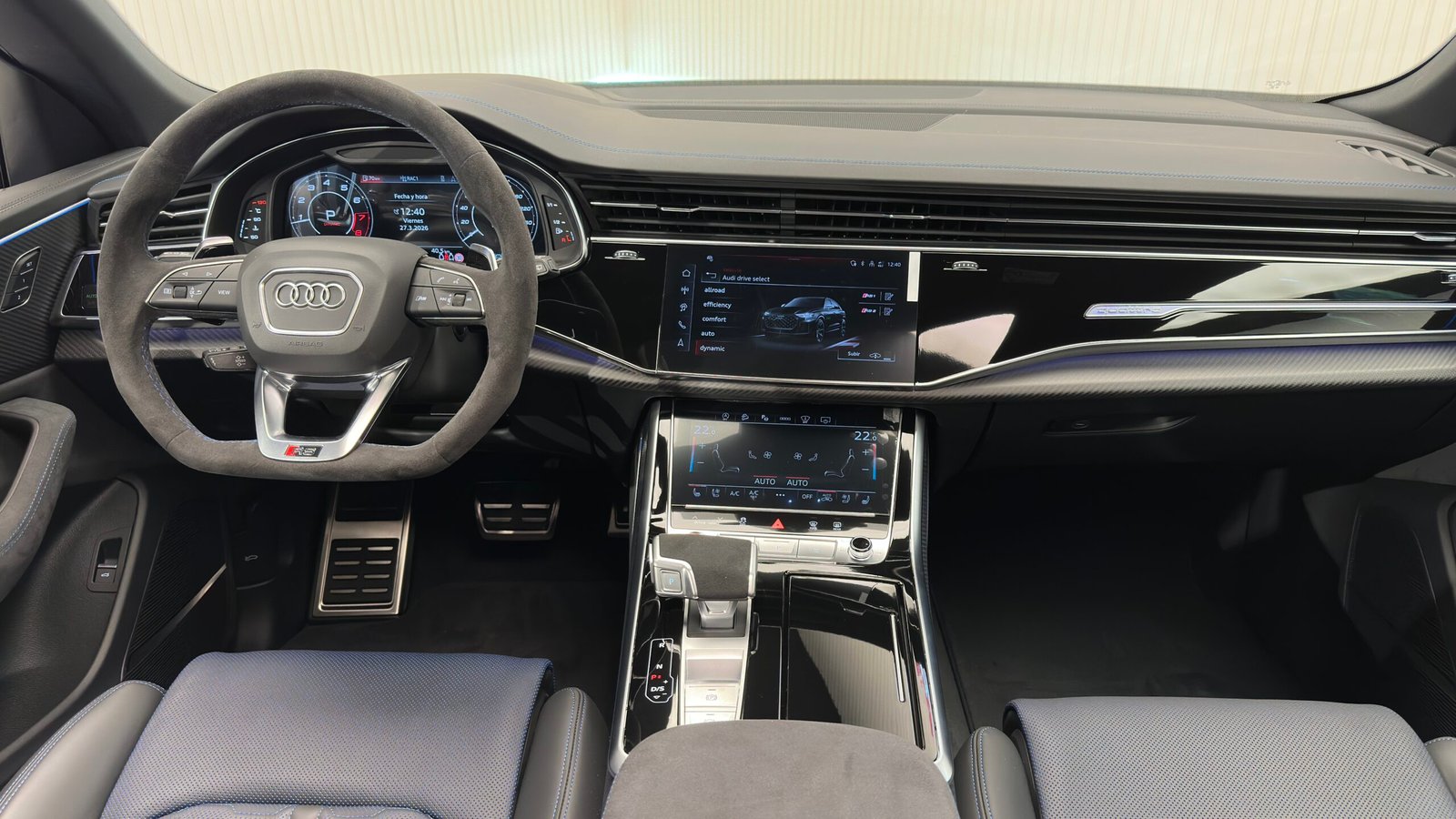 Audi RSQ8 Performance