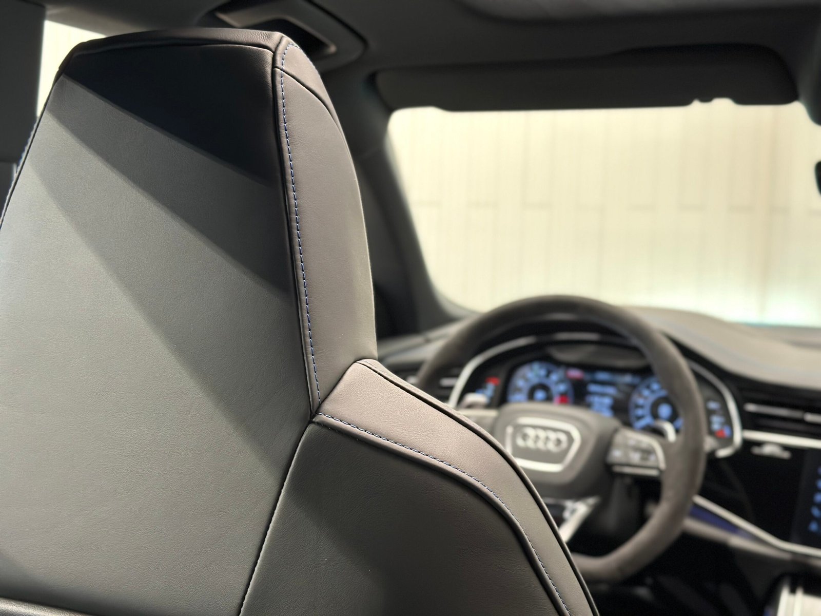 Audi RSQ8 Performance