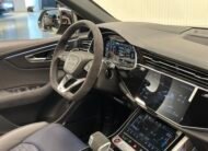 Audi RSQ8 Performance