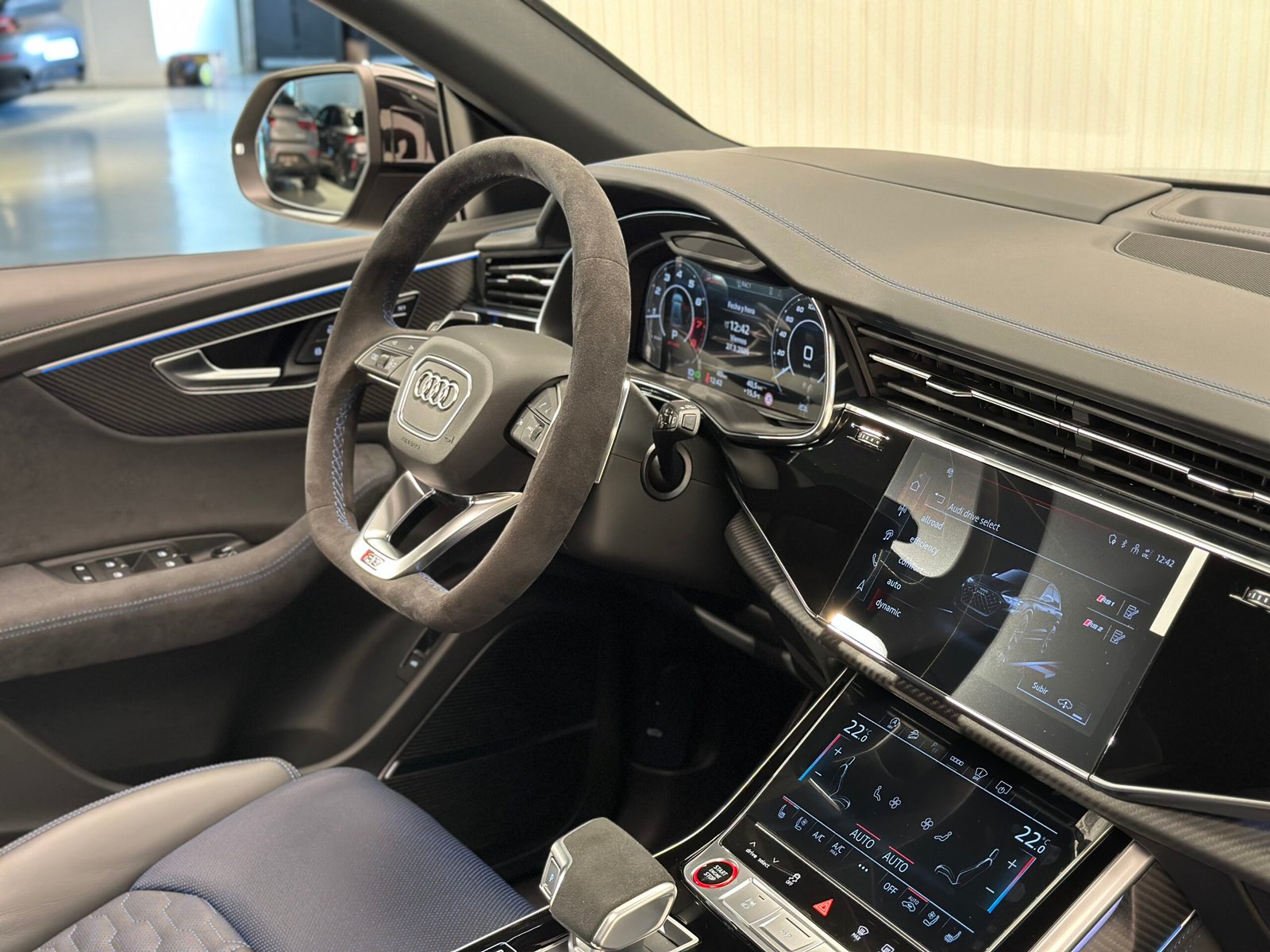 Audi RSQ8 Performance