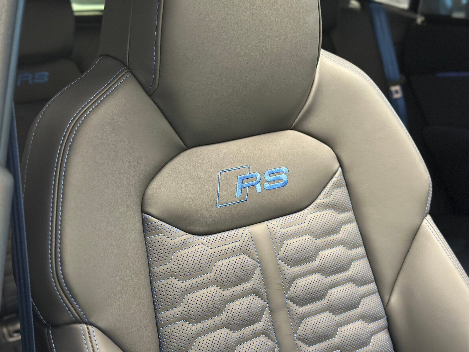 Audi RSQ8 Performance