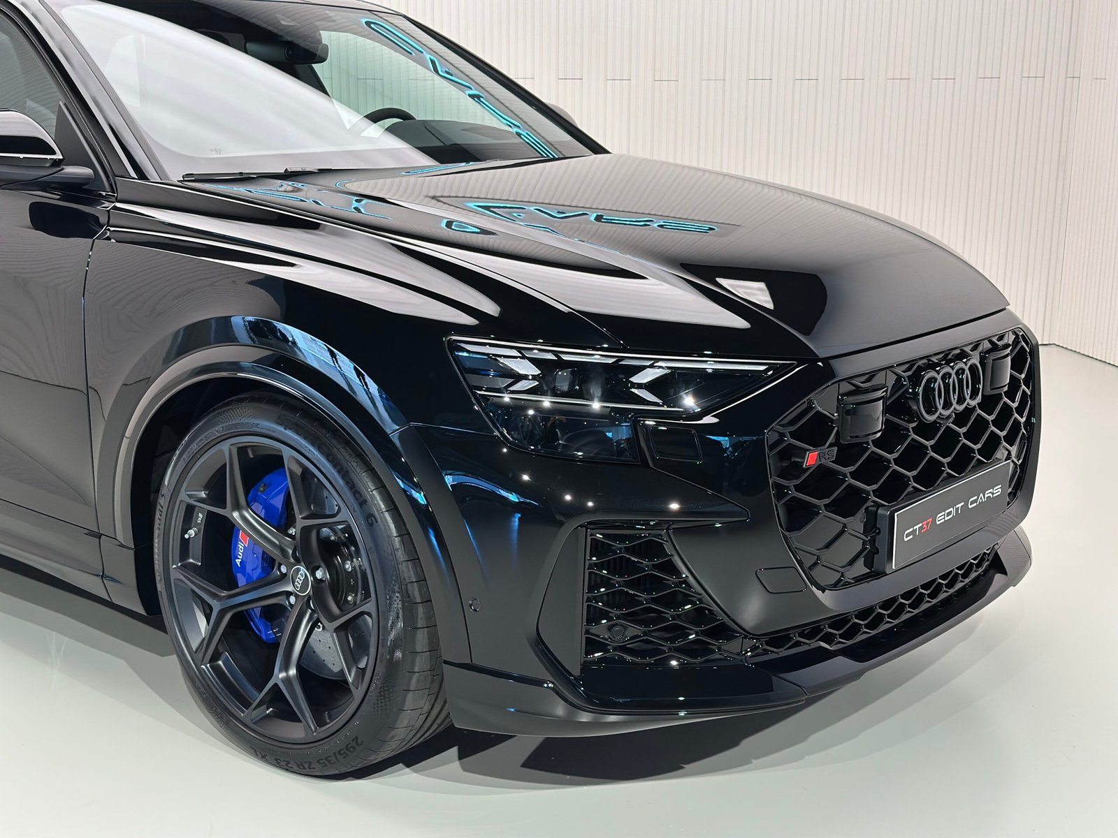 Audi RSQ8 Performance