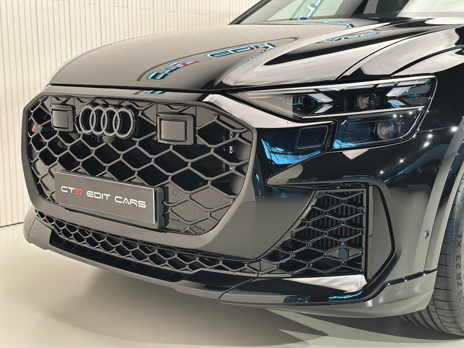 Audi RSQ8 Performance