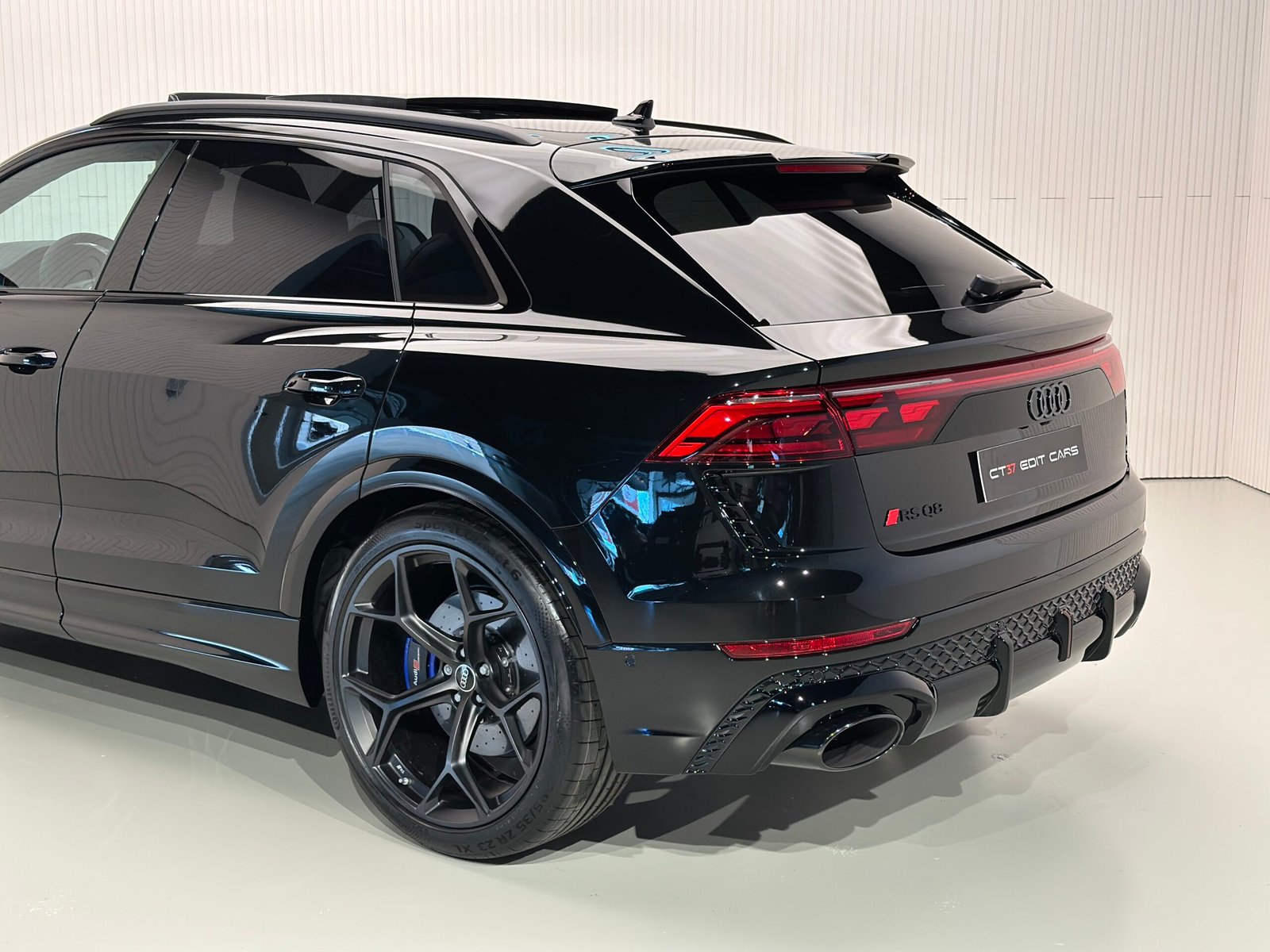 Audi RSQ8 Performance