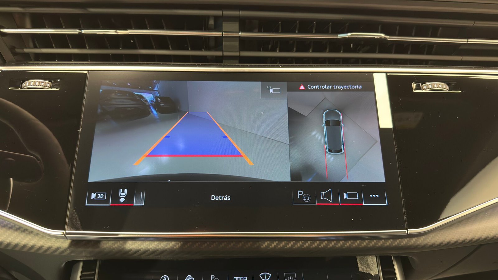 Audi RSQ8 Performance