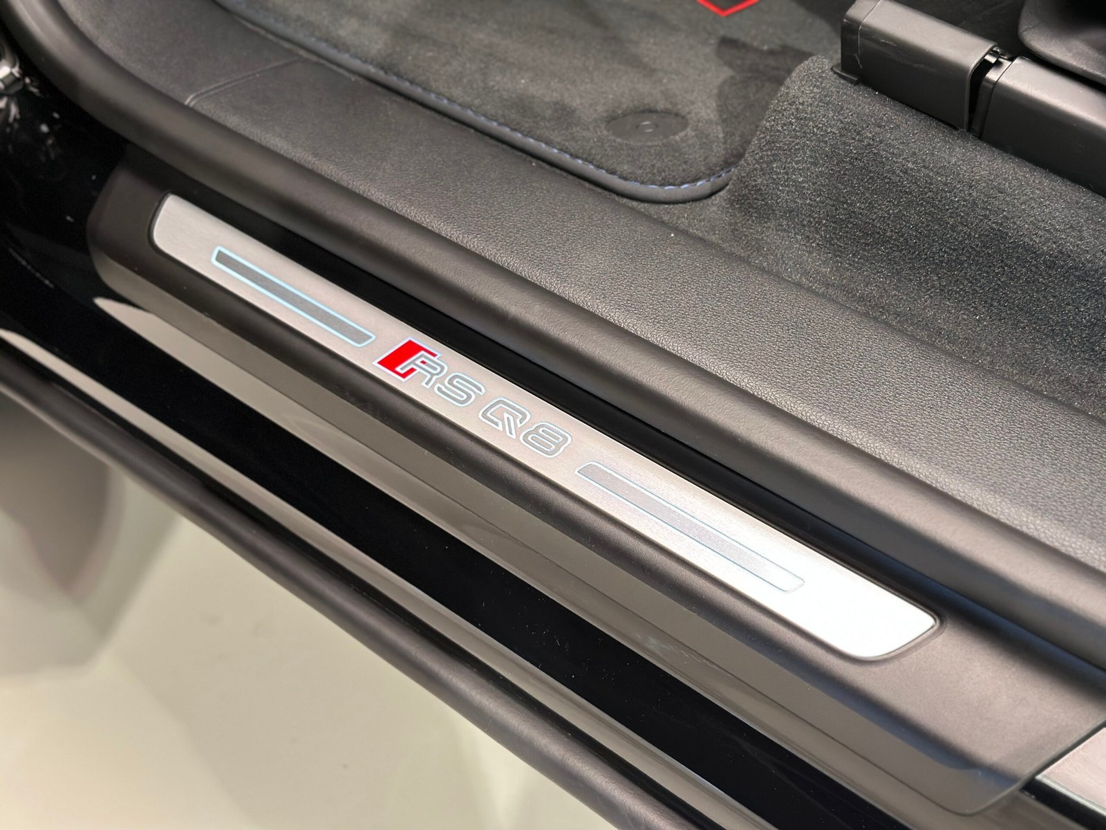 Audi RSQ8 Performance