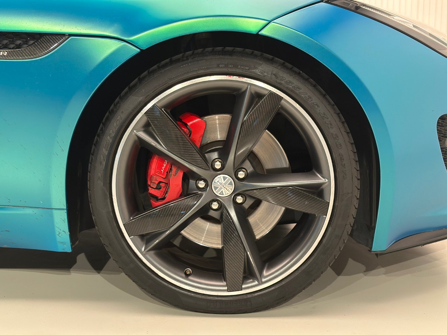 Jaguar F-Type British Design Edition