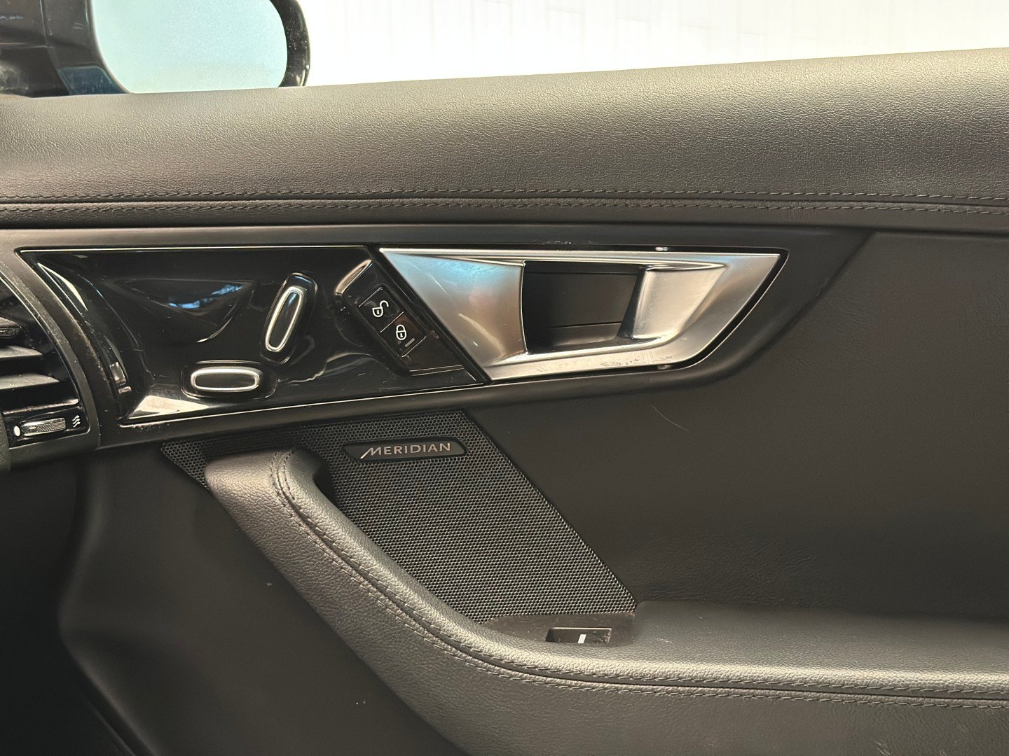 Jaguar F-Type British Design Edition
