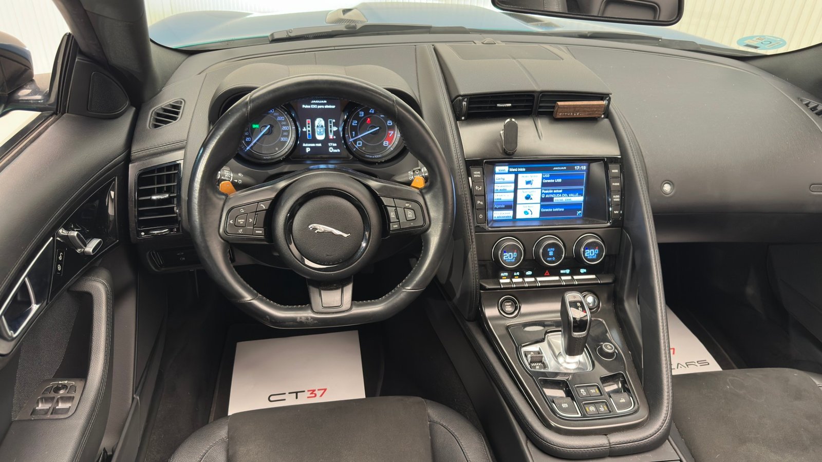 Jaguar F-Type British Design Edition