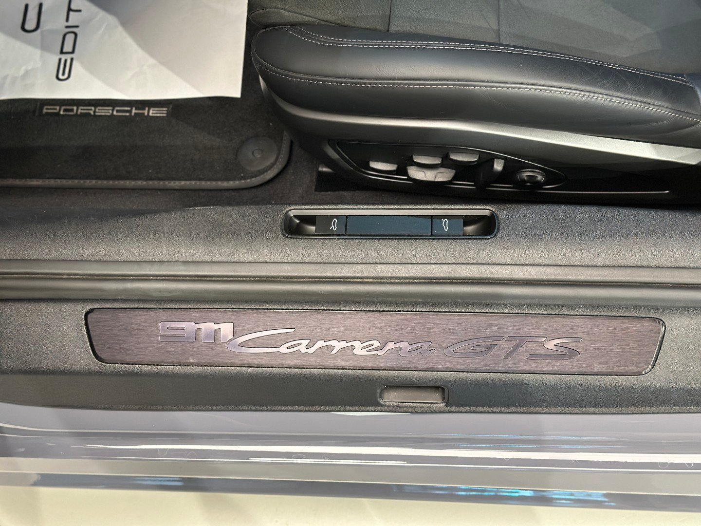 Porsche 911 Carrera GTS