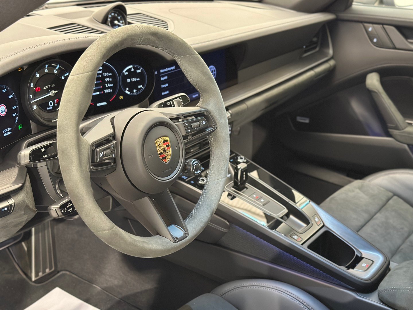 Porsche 911 Carrera GTS