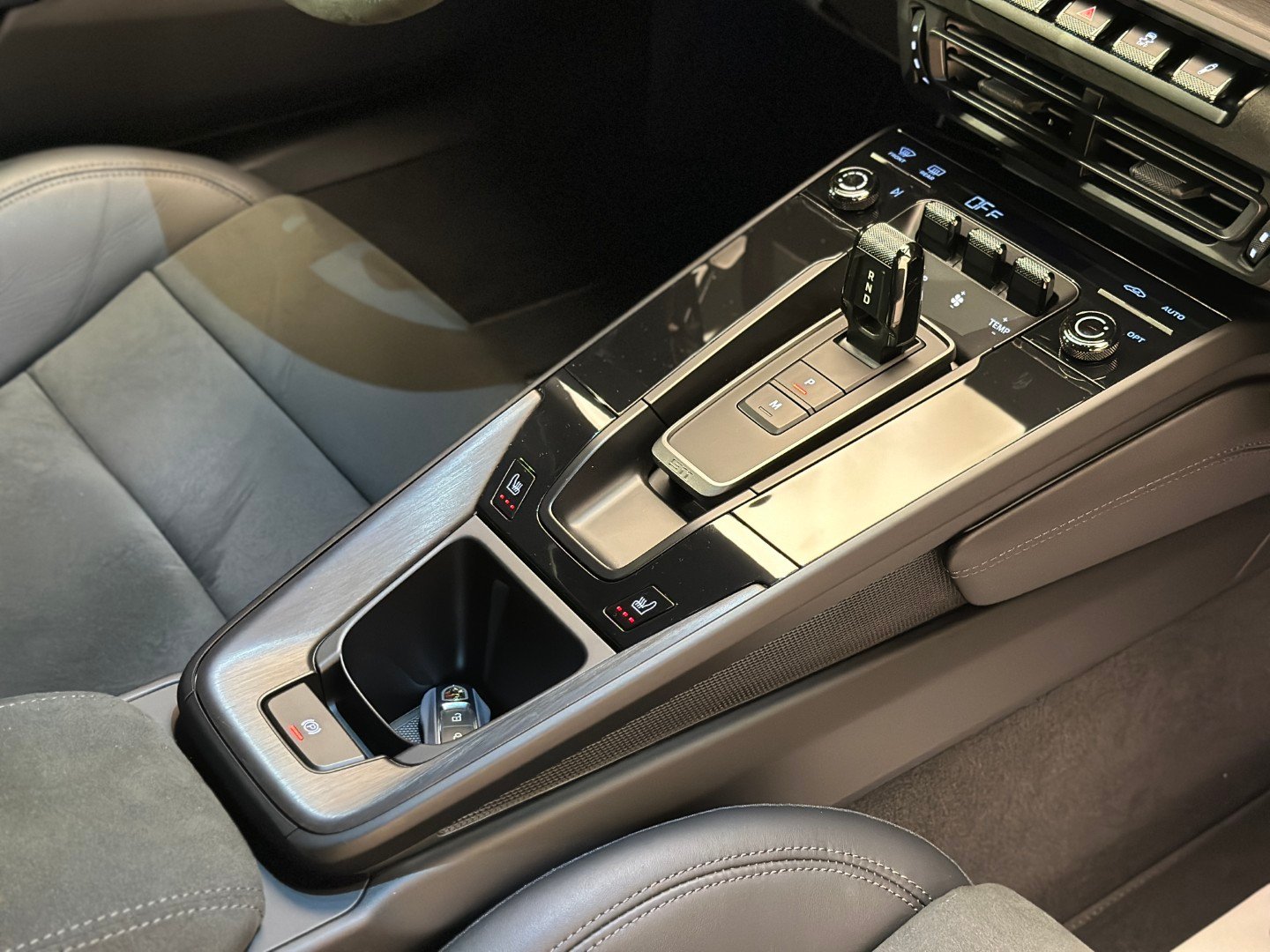 Porsche 911 Carrera GTS