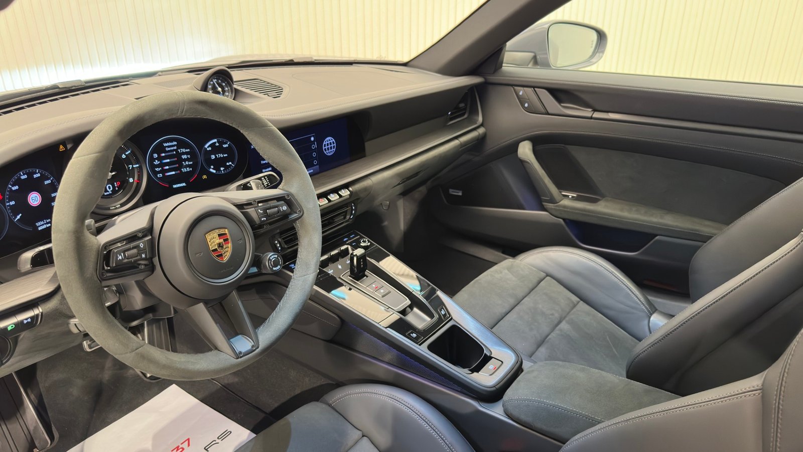 Porsche 911 Carrera GTS